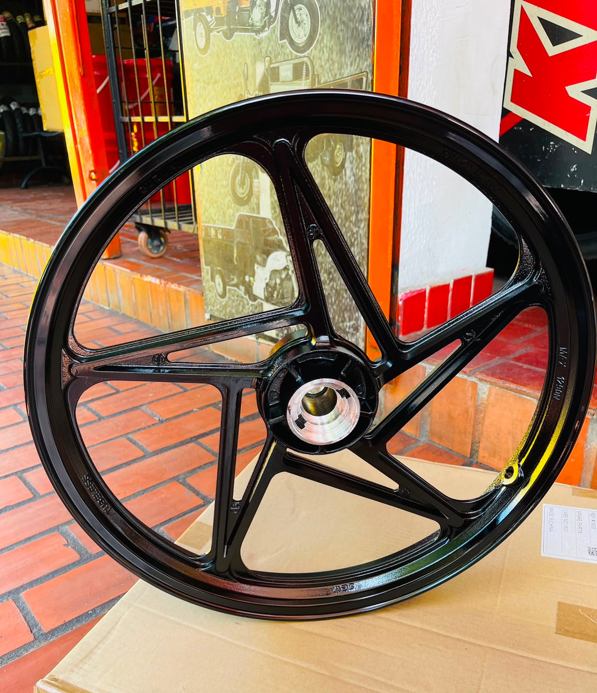 Rin Delantero de Aspas Suzuki GS 125 - Negro Brillante