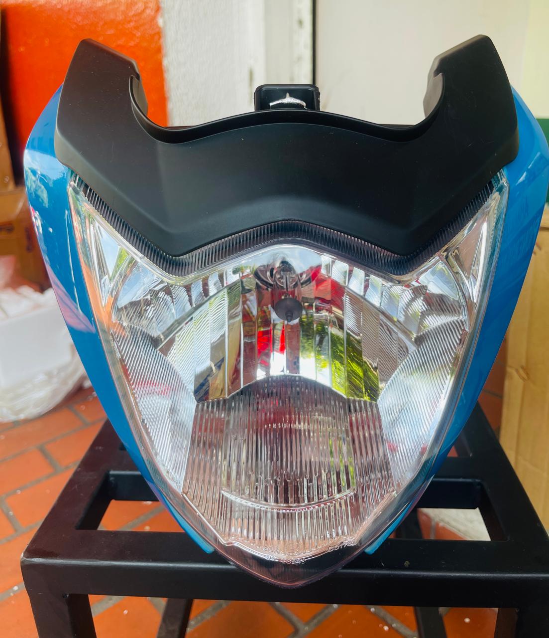 Farola Completa con Carenaje para Suzuki Gixxer 150 (Marca GDM) - Azul / Negro