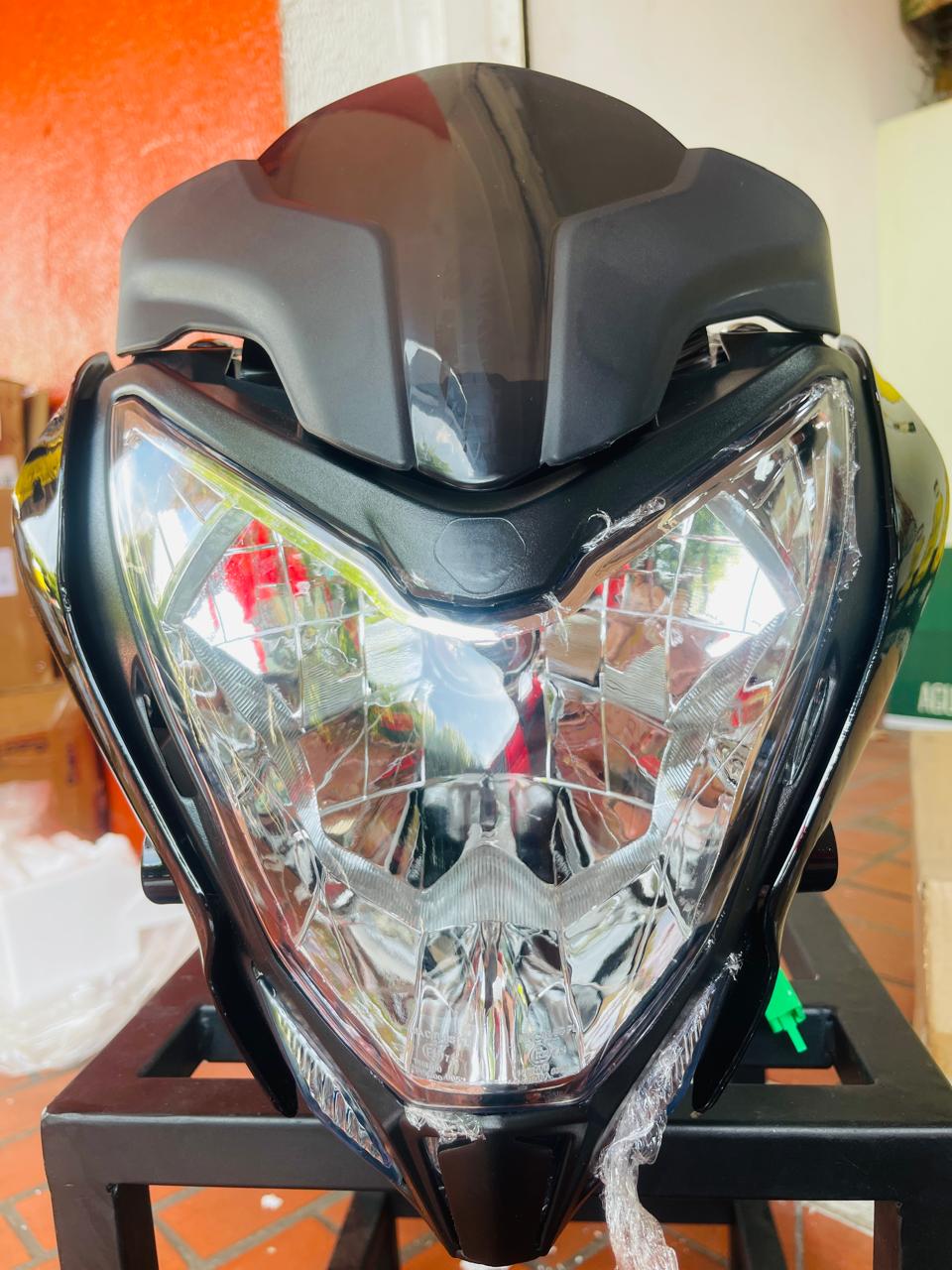 Combo Carenaje Frontal Completo con Farola y Visor para Bajaj Pulsar NS 200 / NS 160 - Negro