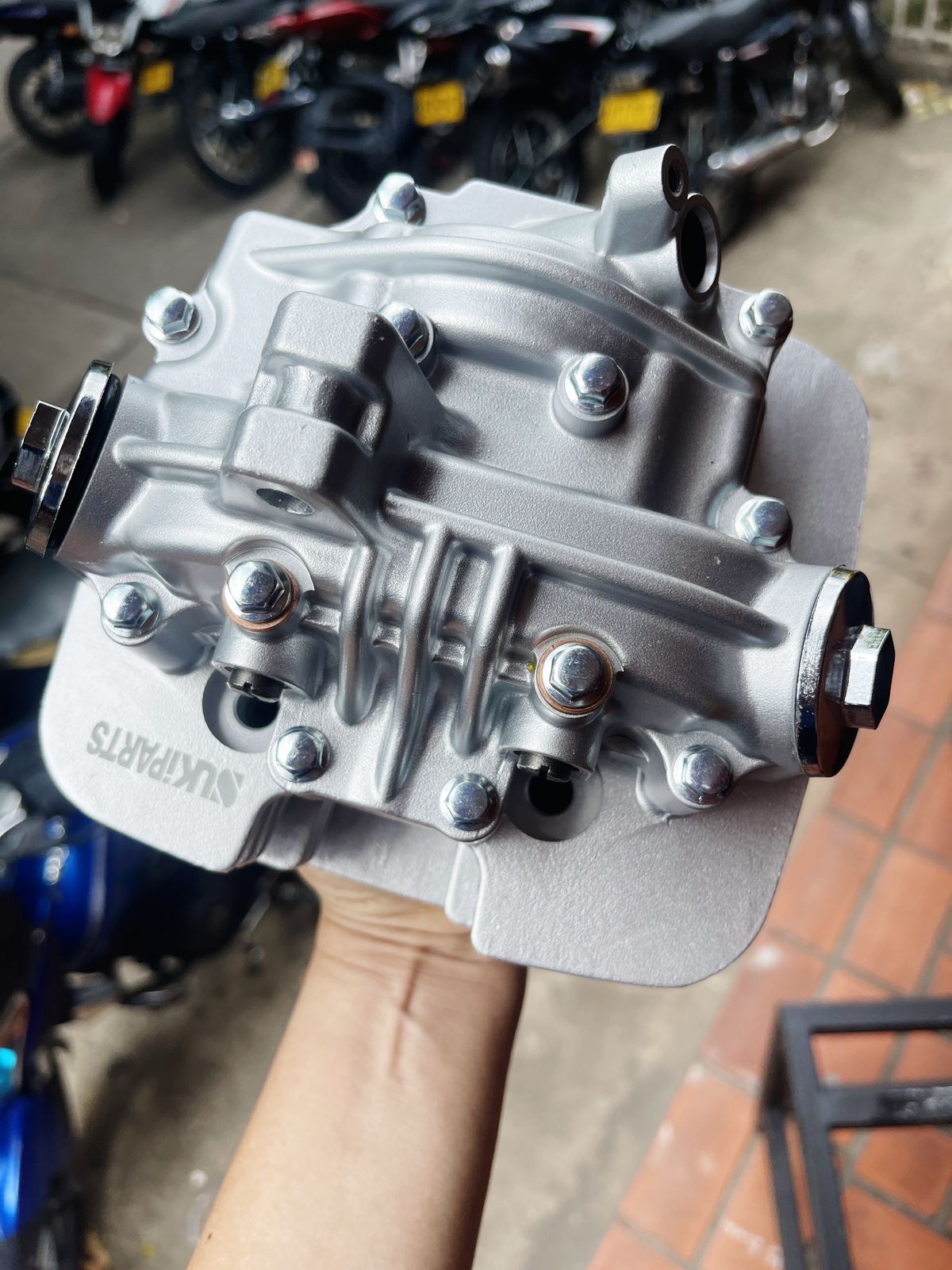 Culata de Motor Completa para Suzuki GN 125 / GS 125 - Marca Sukiparts