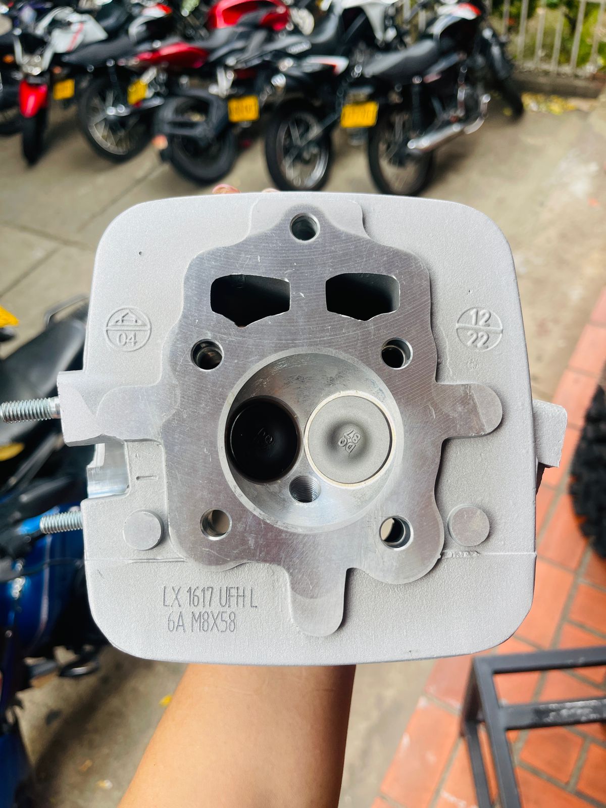 Culata de Motor para AKT XM 200 / SM 200 (Con Válvulas y Resortes) - Código LX 1617 UFH L